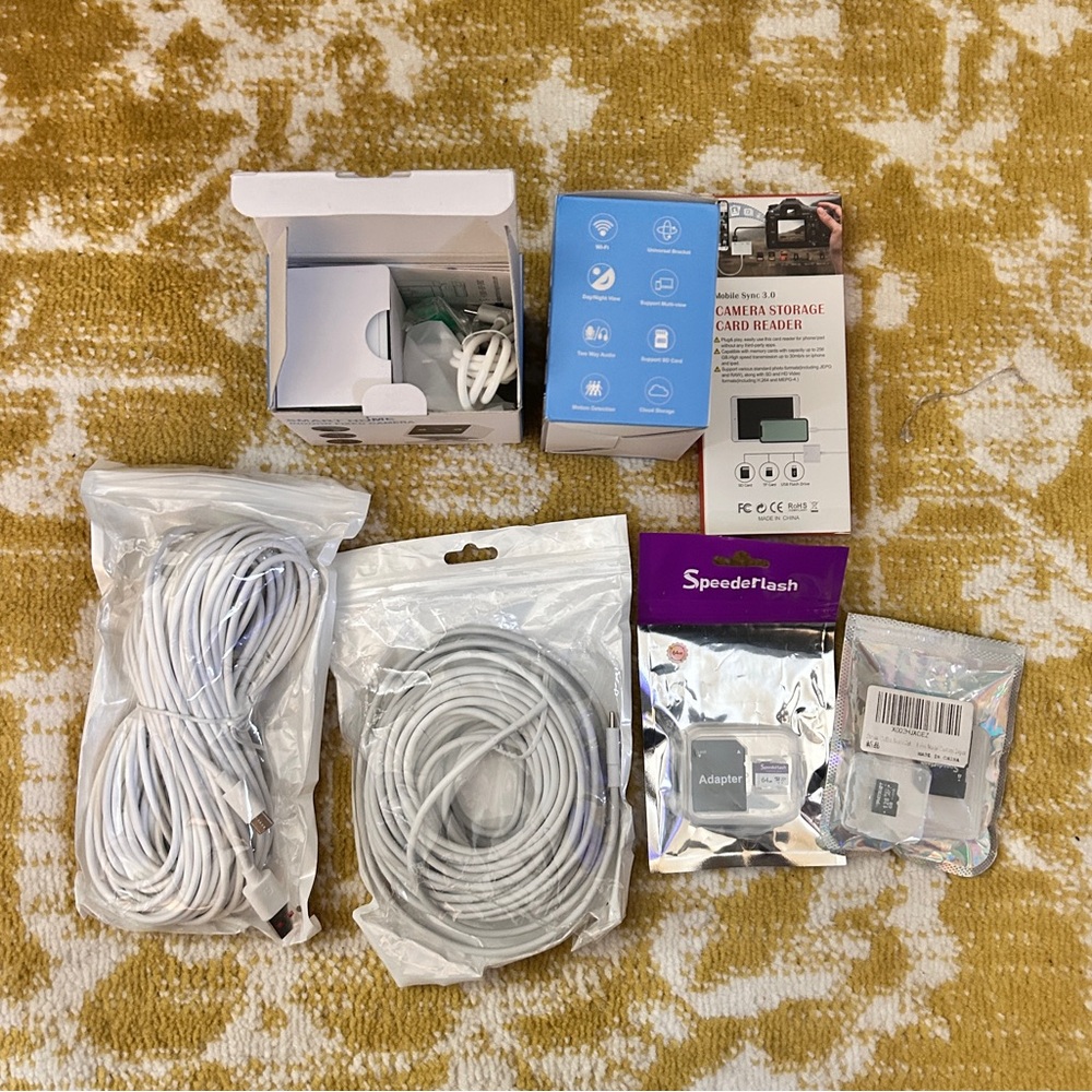 Security camera bundle - Picture 2 of 12